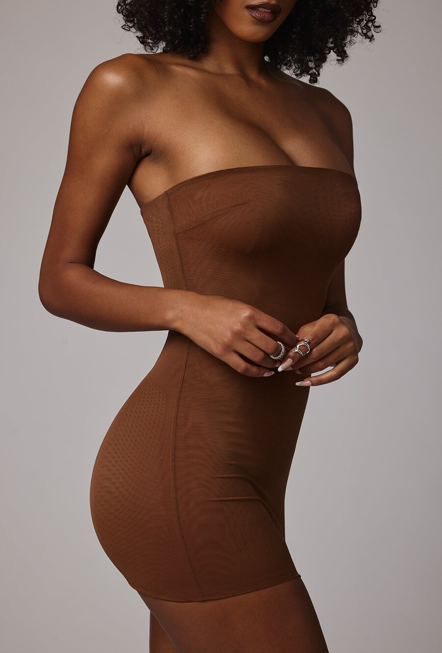 mekana mrežasta mini slip haljina u boji moke