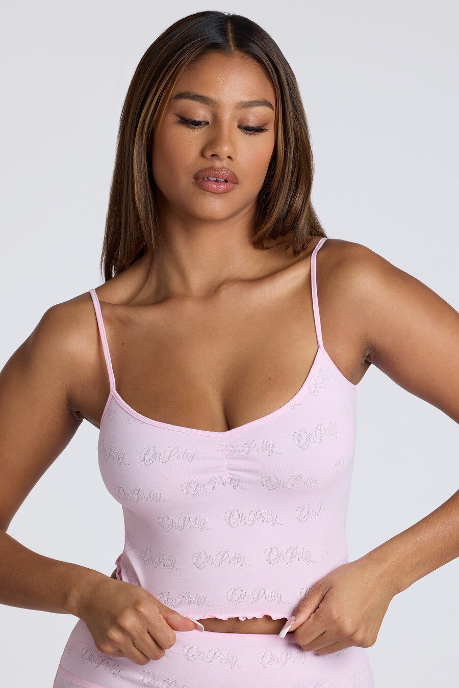 crop top s naramenicama i naborima u ružičastoj boji