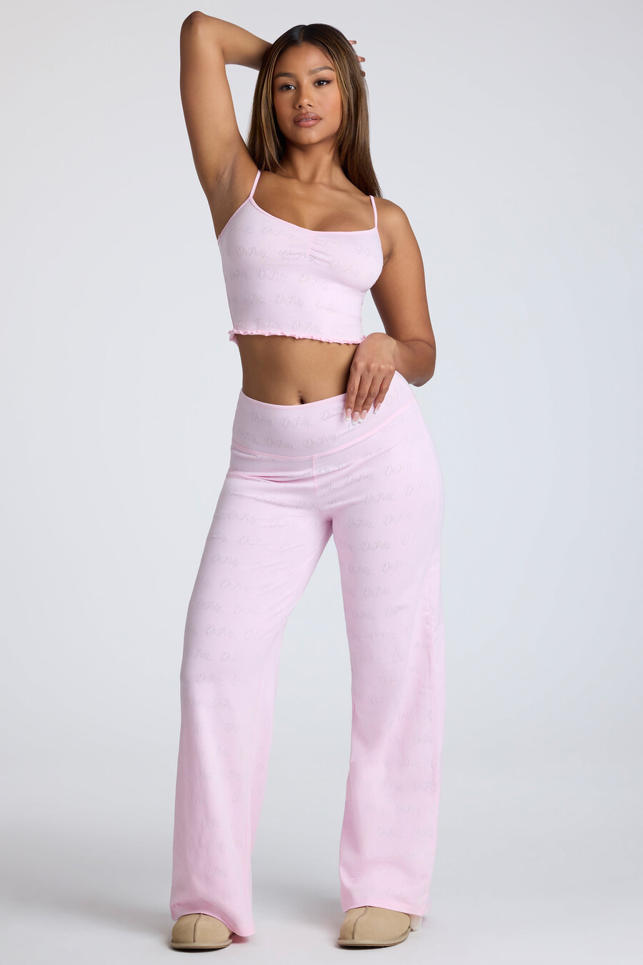 crop top s naramenicama i naborima u ružičastoj boji