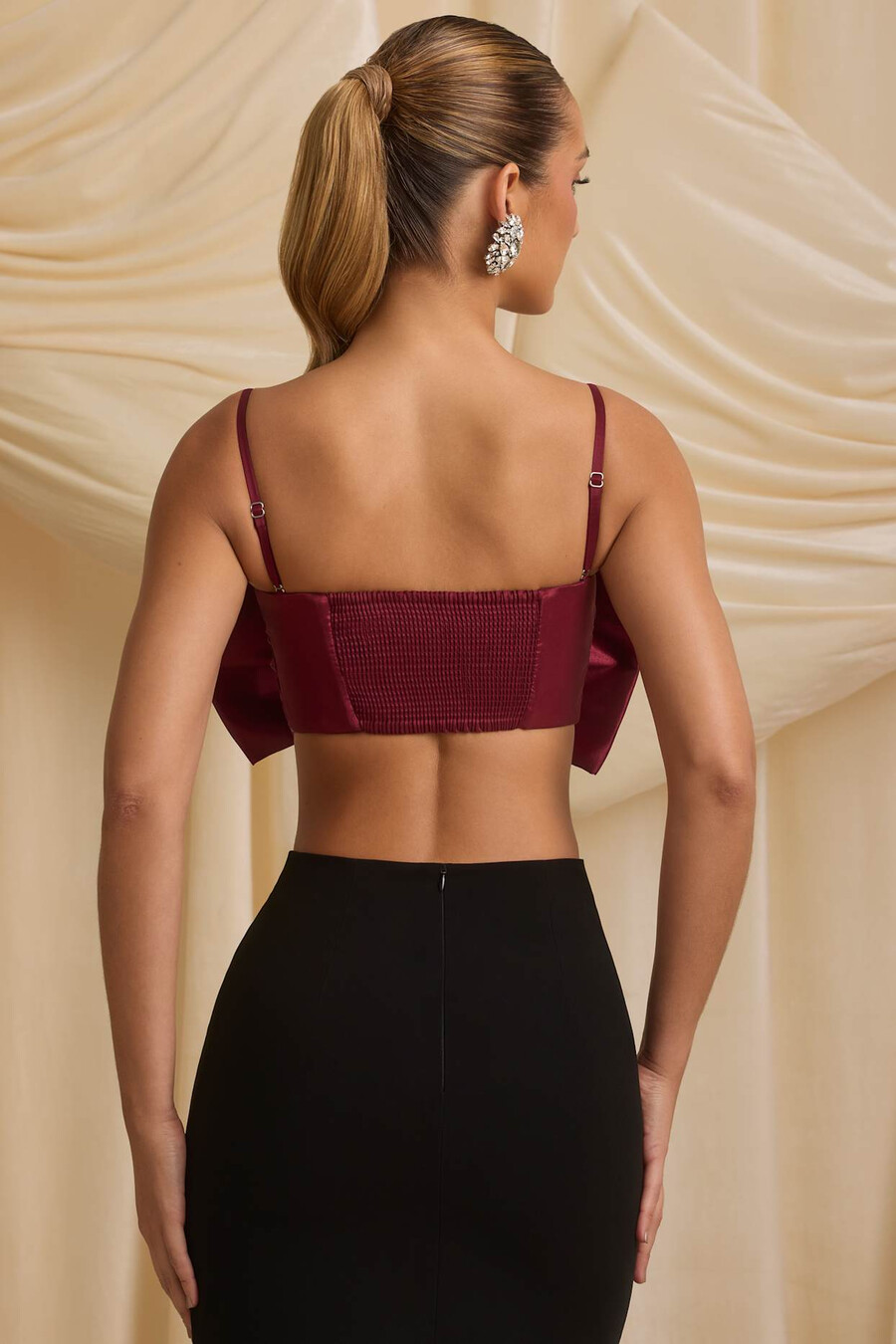 crop top bez naramenica s mašnom u boji vina