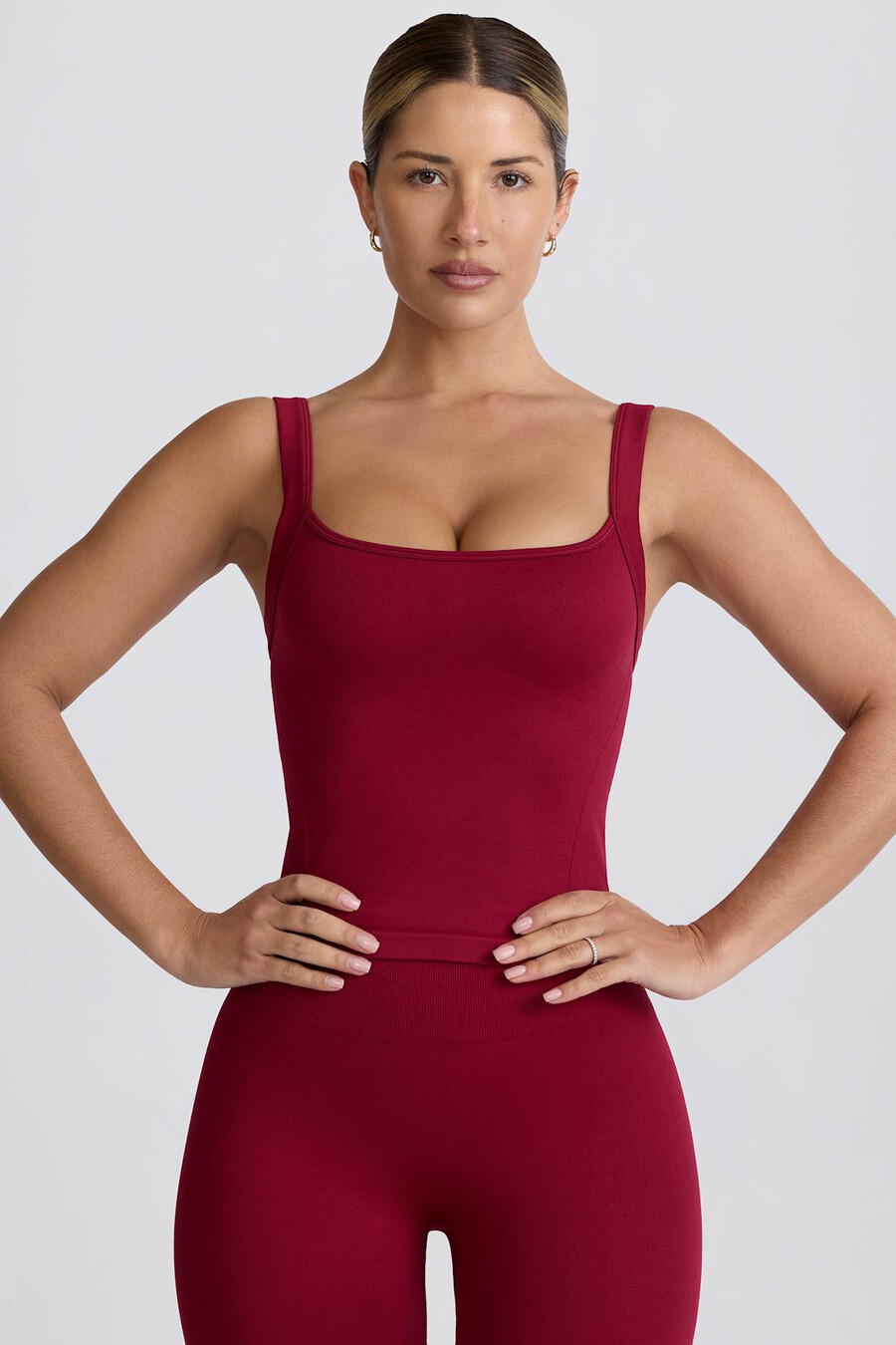 super sculpt bešavni dugi top bez rukava u bordo boji