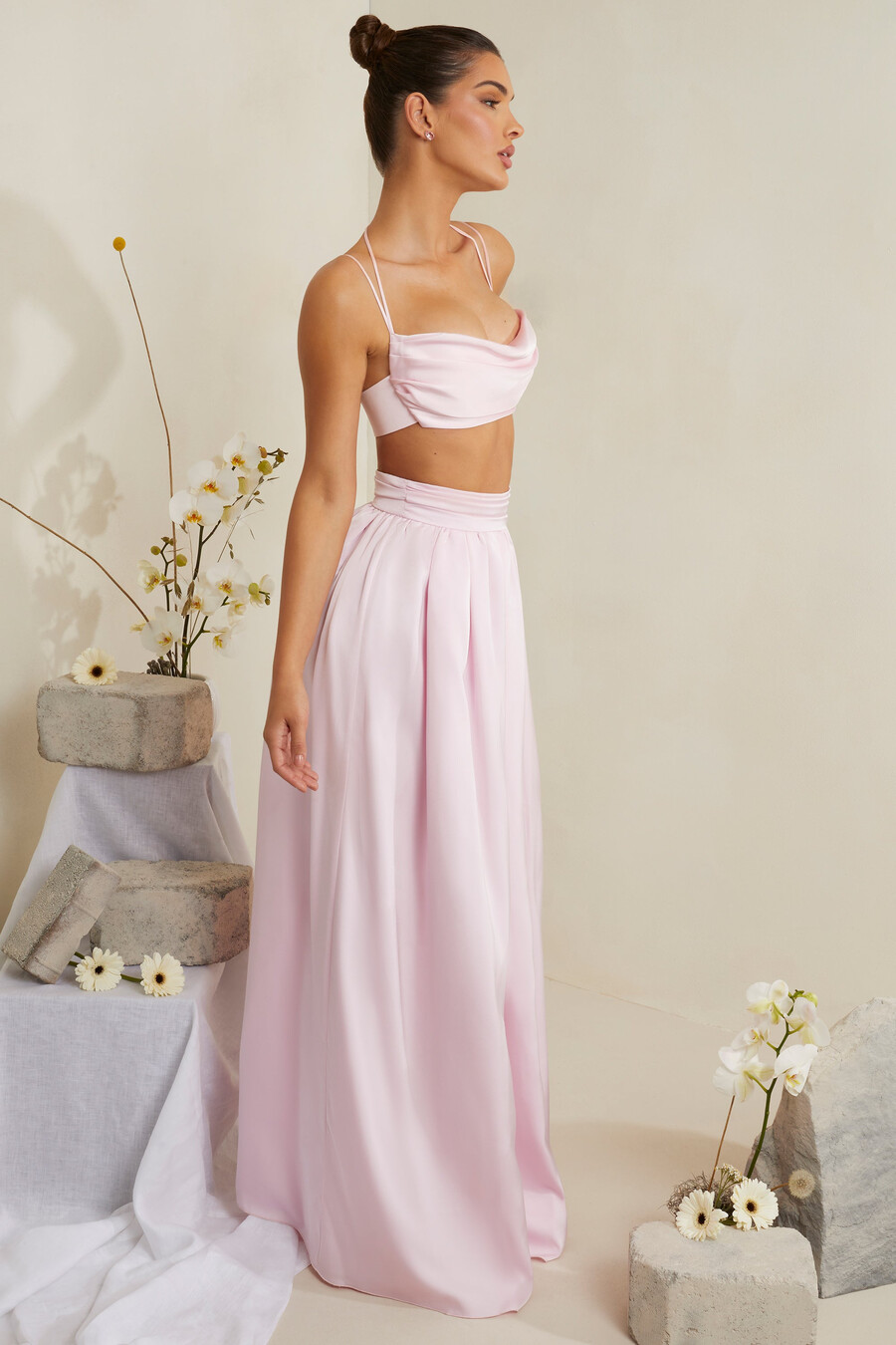 crop top od teškog satena s ovratnikom u ružičastoj boji