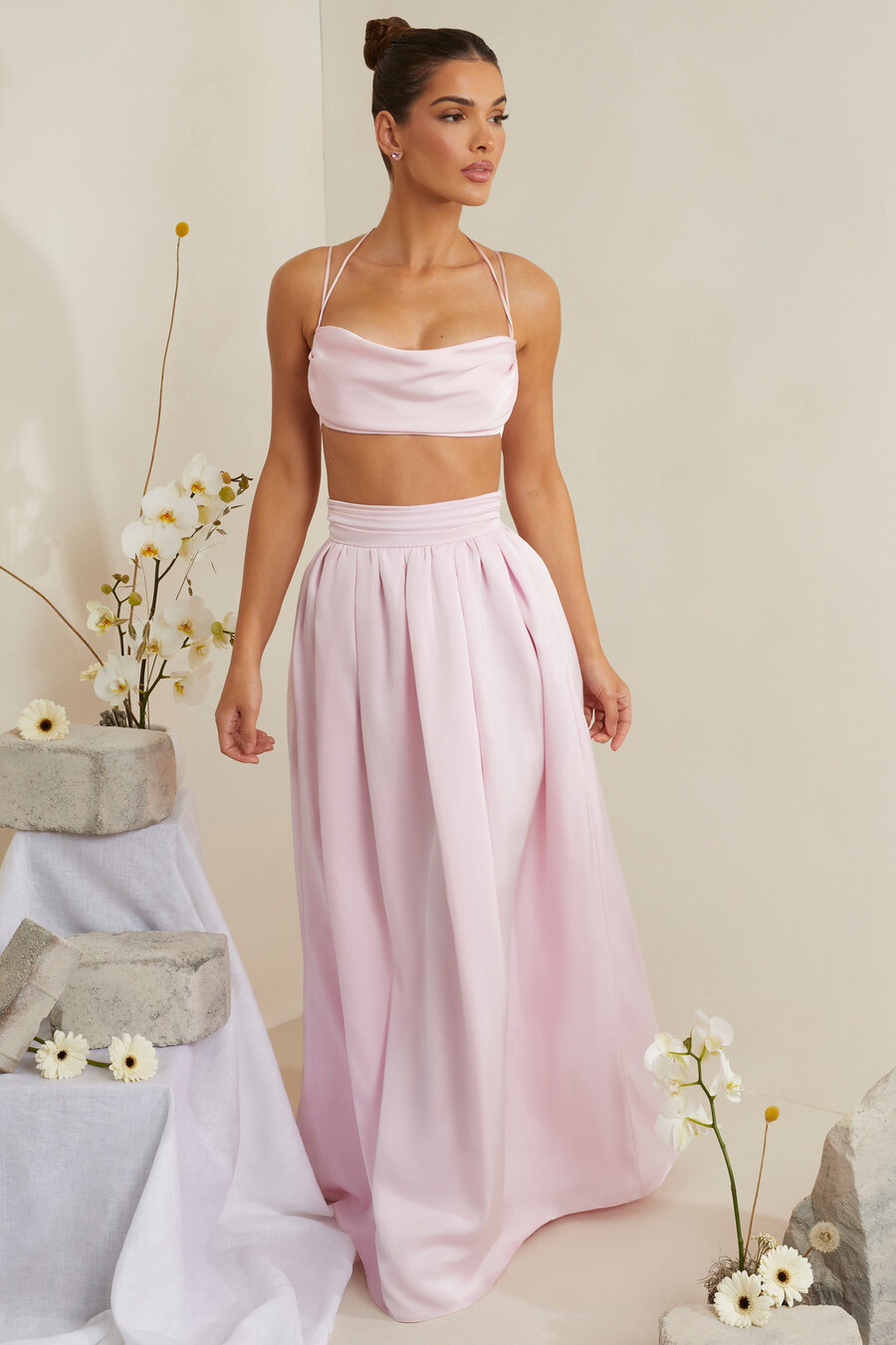 crop top od teškog satena s ovratnikom u ružičastoj boji
