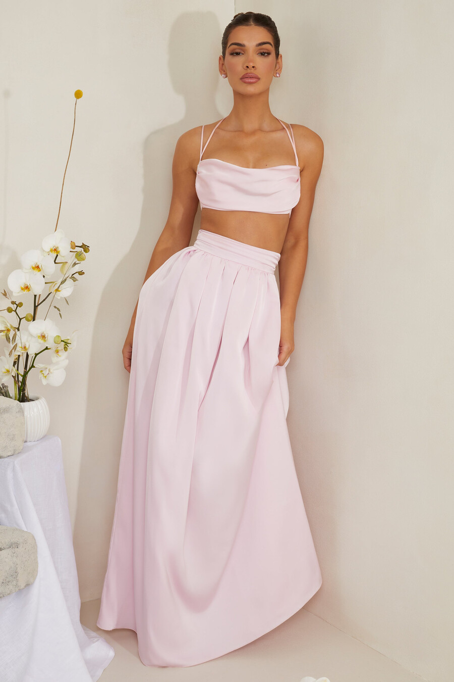crop top od teškog satena s ovratnikom u ružičastoj boji