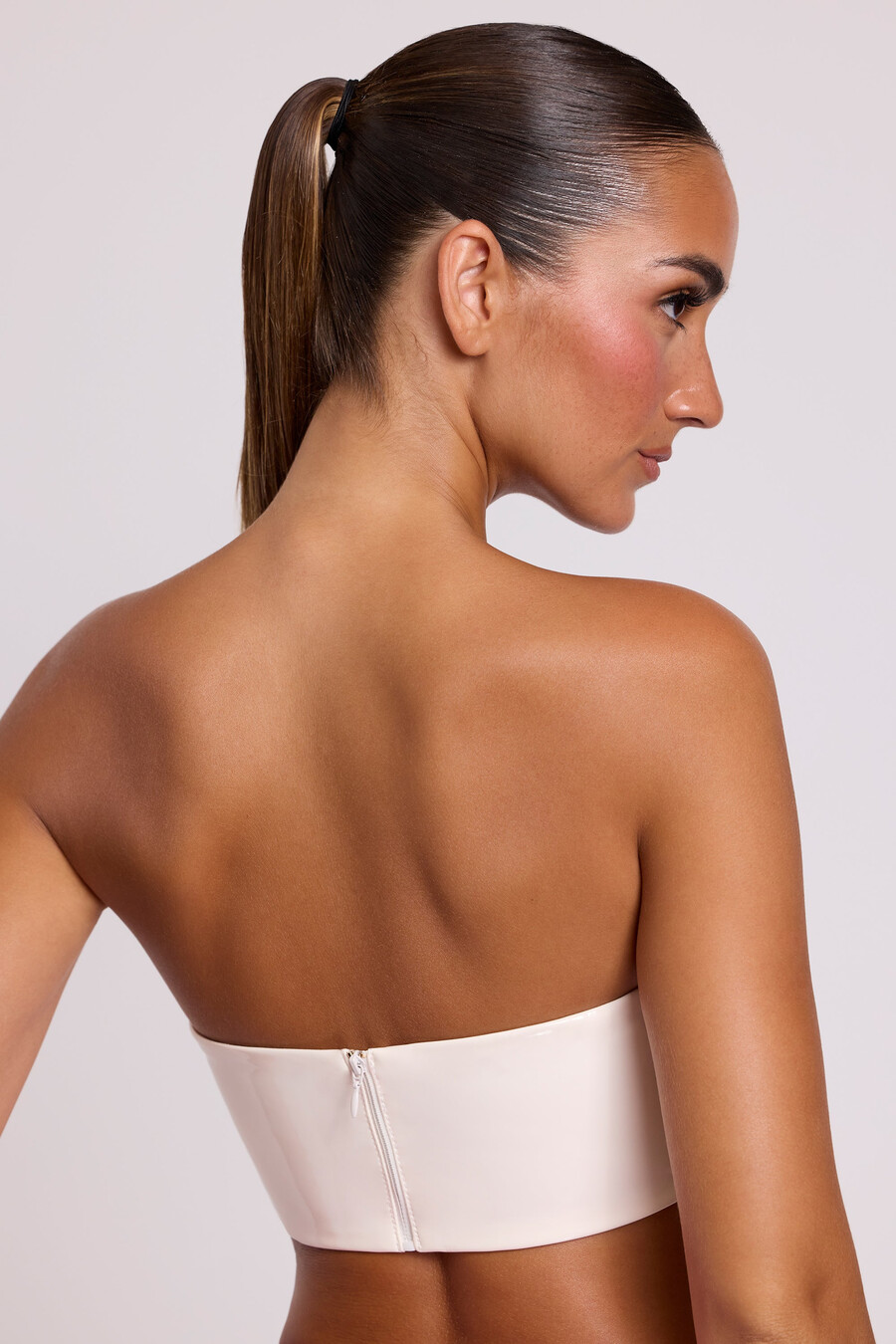 vinilni bandeau bralet u bijeloj boji