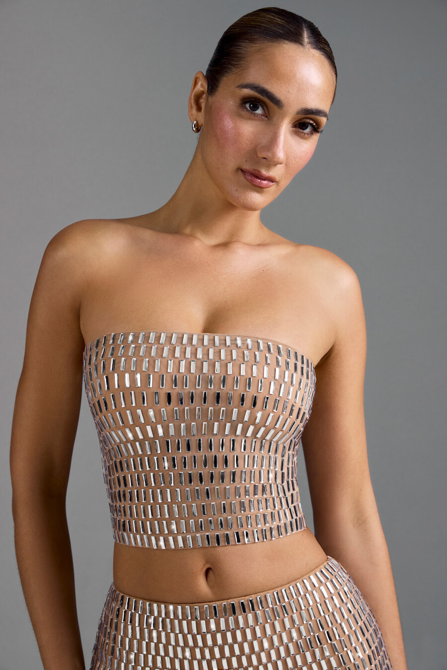 ukrašeni bandeau top u boji badema