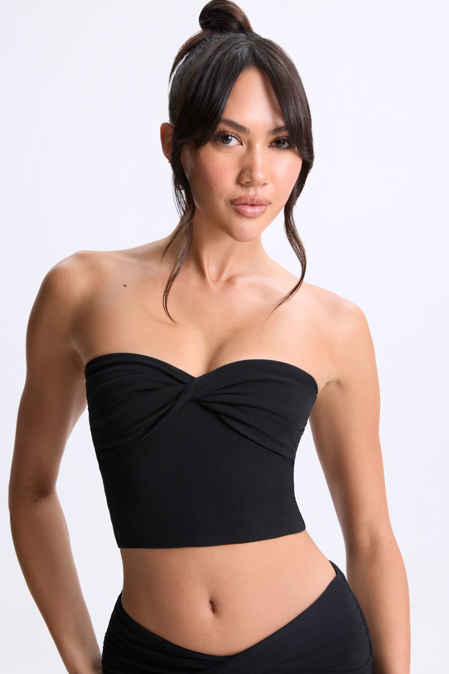 crni bandeau top s okretnim prednjim dijelom