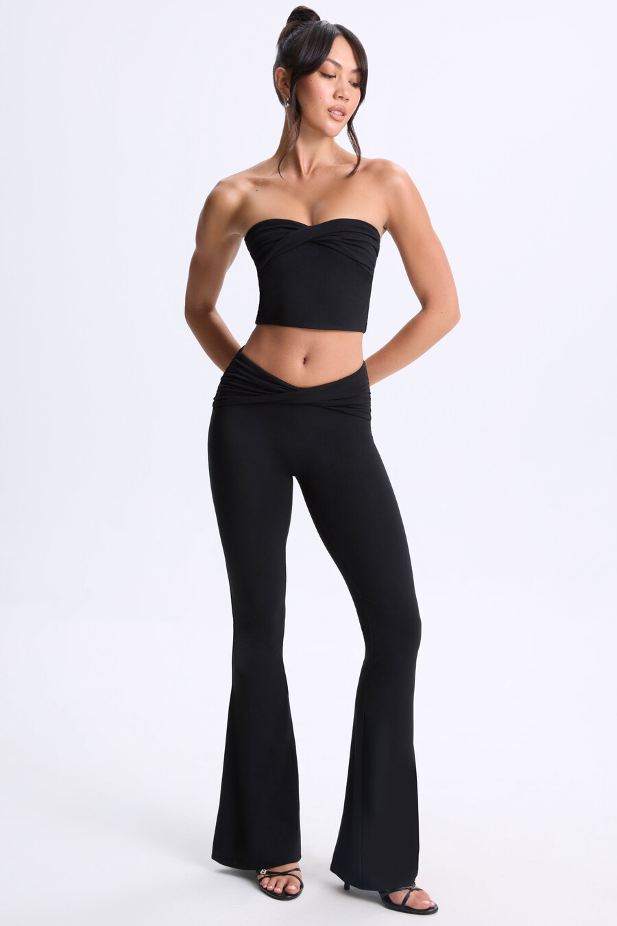 crni bandeau top s okretnim prednjim dijelom