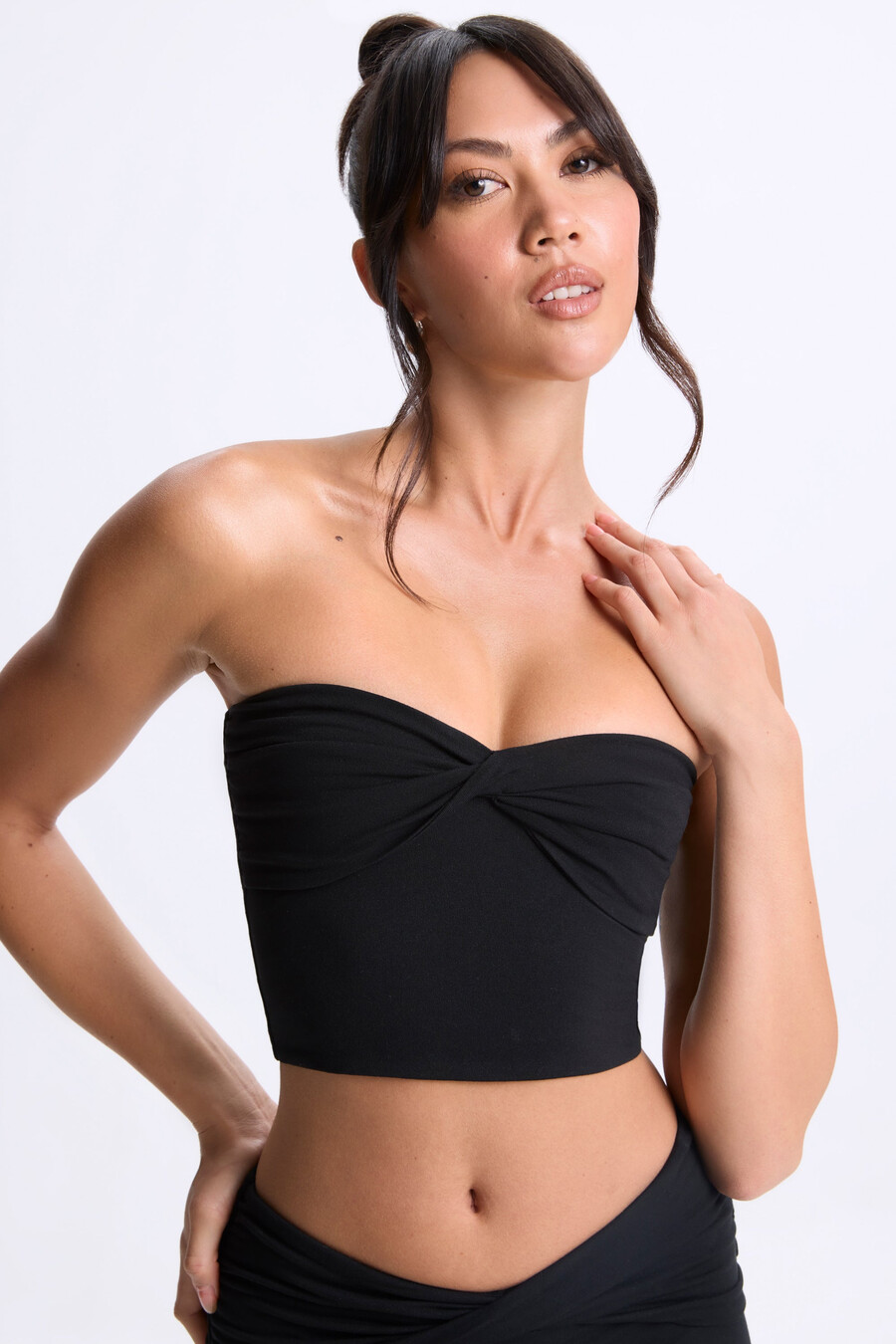 crni bandeau top s okretnim prednjim dijelom
