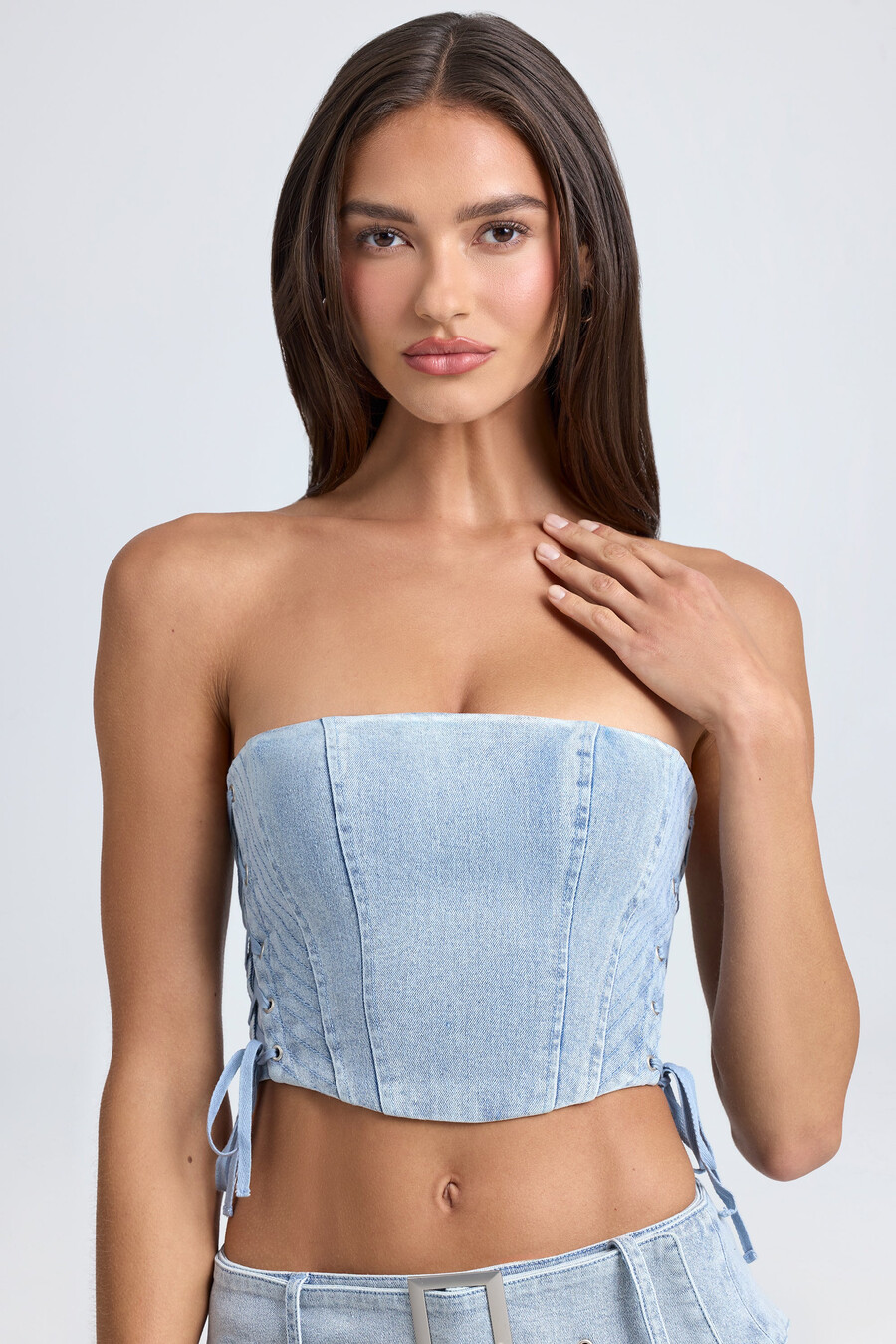 bandeau korzet s vezicama kratki top u svijetloplavoj boji stonewash