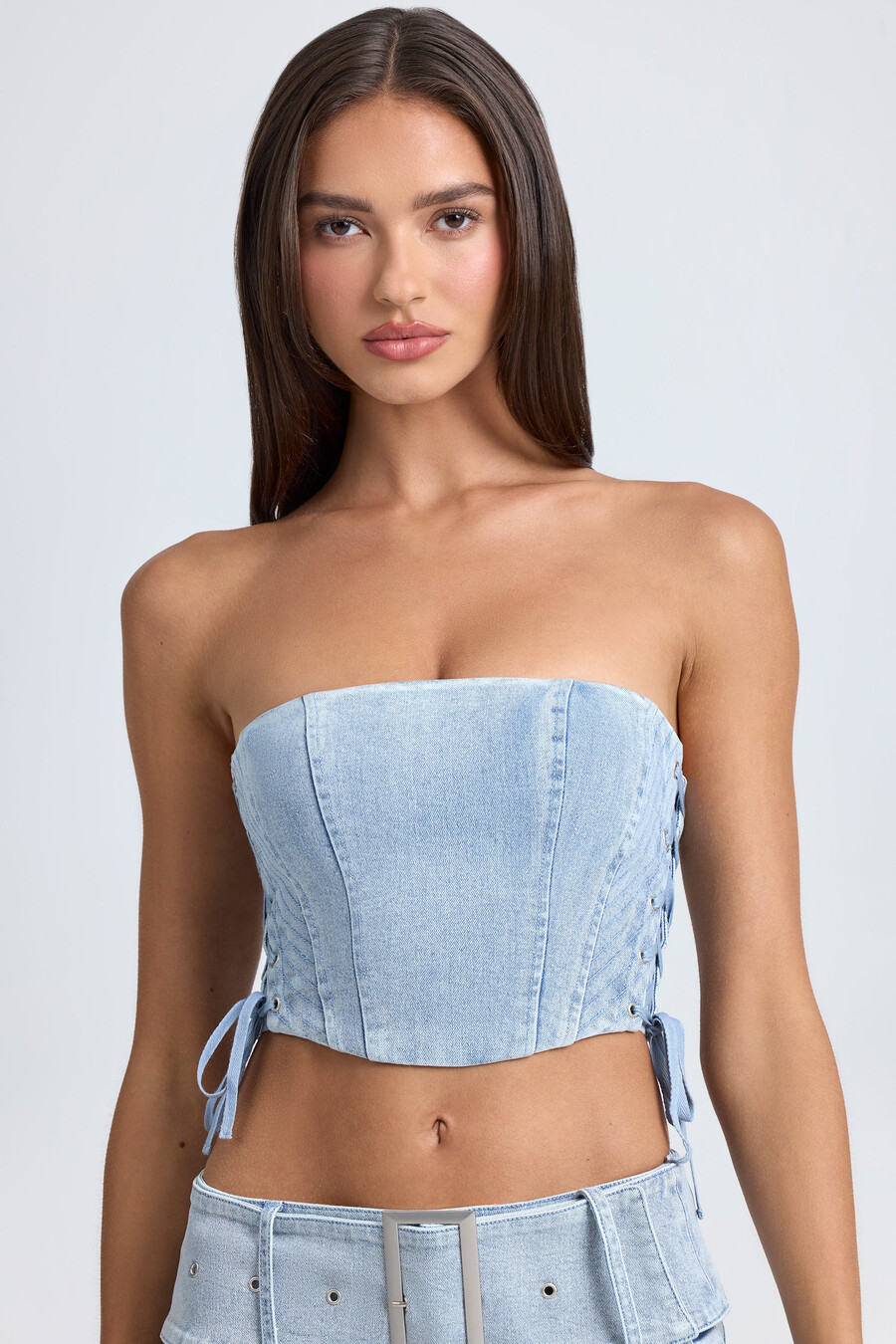 bandeau korzet s vezicama kratki top u svijetloplavoj boji stonewash