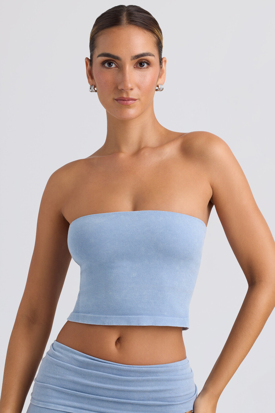 bandeau crop top u isprano plavoj boji