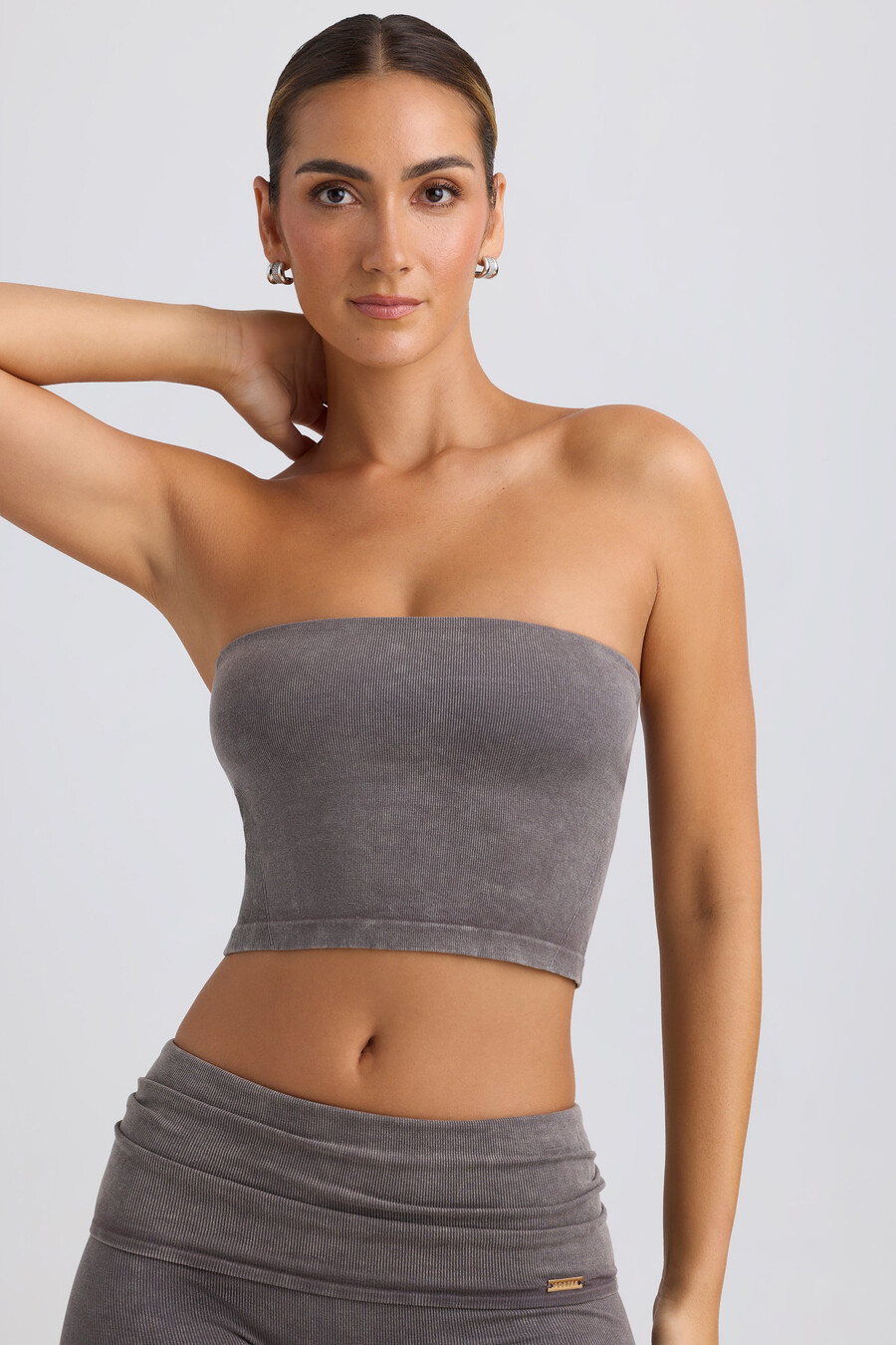 bandeau crop top u boji ispranog ugljena